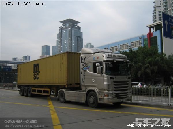上周末在皇岗口岸拍到的香港货柜车