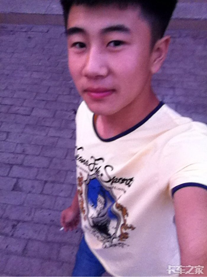 90小伙自拍,比我帅的请上图.