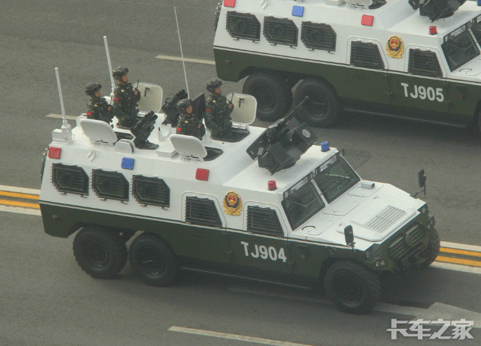 tj9方队,武警猛士装甲车.