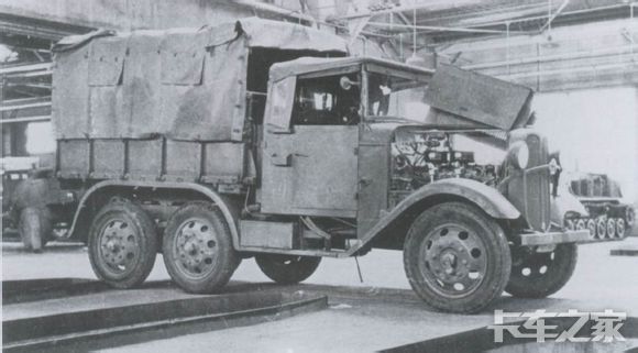 还原日本侵略者二战期间的军用卡车
