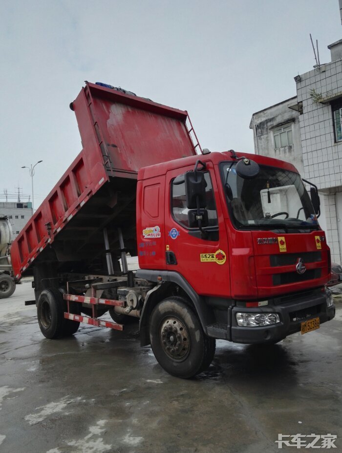 乘龙4×2自卸车卖