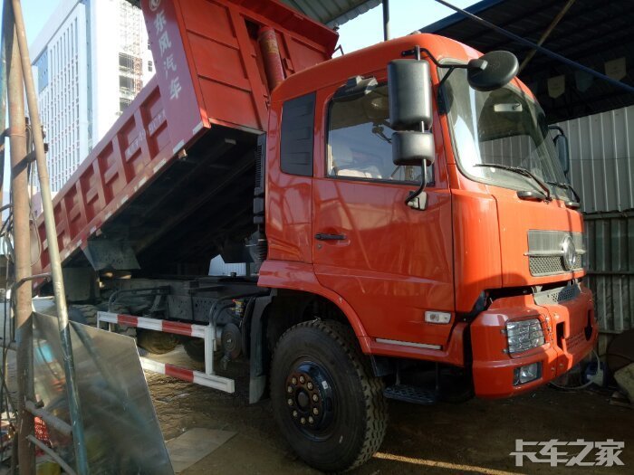 天锦四缸160自卸车