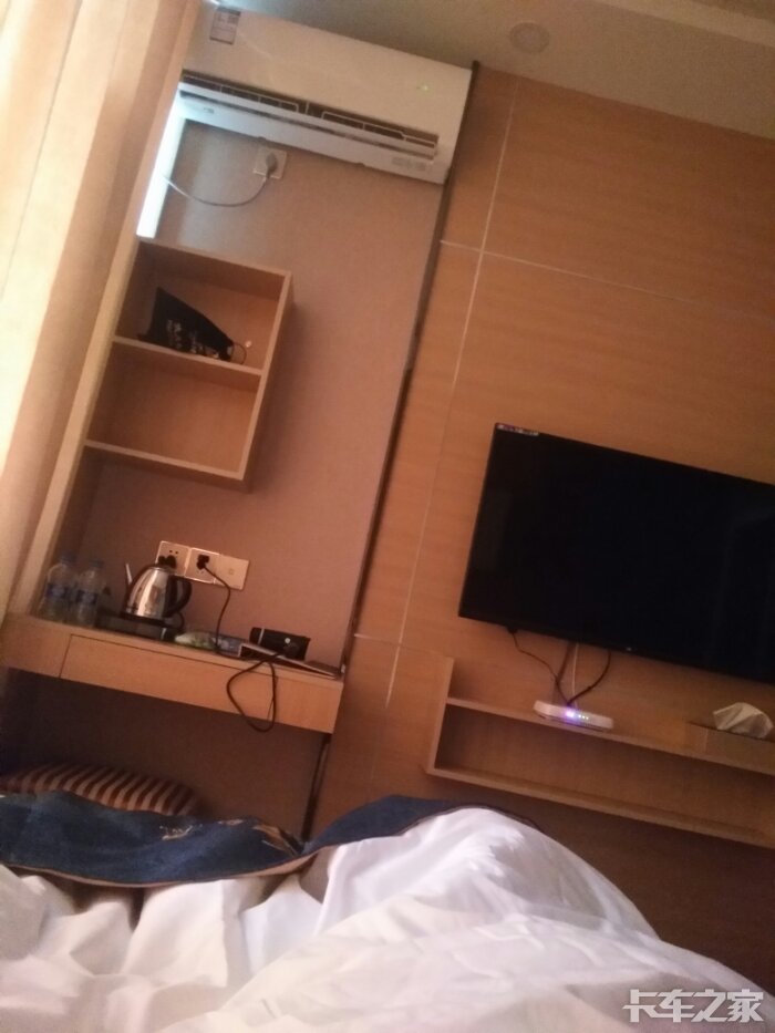 一个人在宾馆睡觉,不知道该干嘛了!