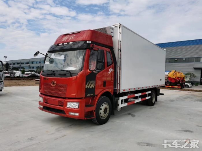 国五解放j6l6米8冷藏车