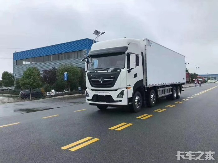 国六东风天龙kl 9.6米冷藏车
