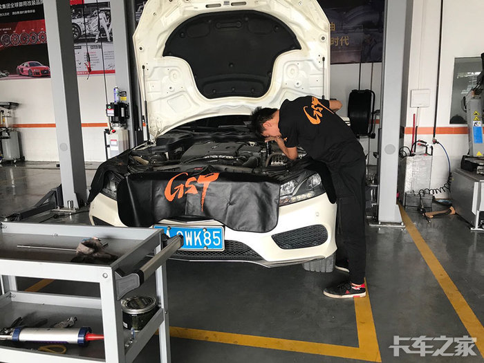 奔驰车发动机灯亮故障广州番禺汽车维修店故障分析