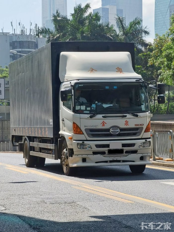 深圳皇岗口岸捕车捉影(2)