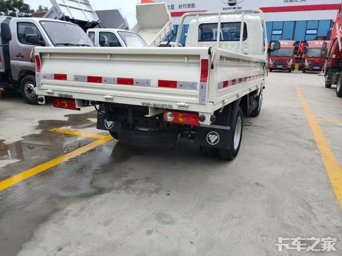 小金刚汽油自卸车