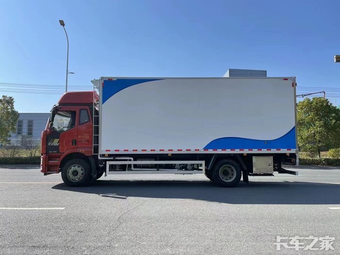 6米8海鲜水产品运输车