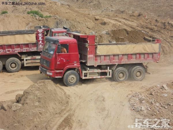 [保养维护]拉渣土的后八轮自卸.