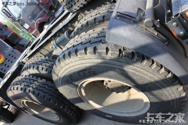 随车配的好友轮胎.1100. 有车友用过吗? 我拉标载.