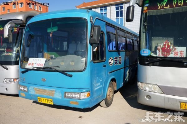 三样颜色的天菱客车
