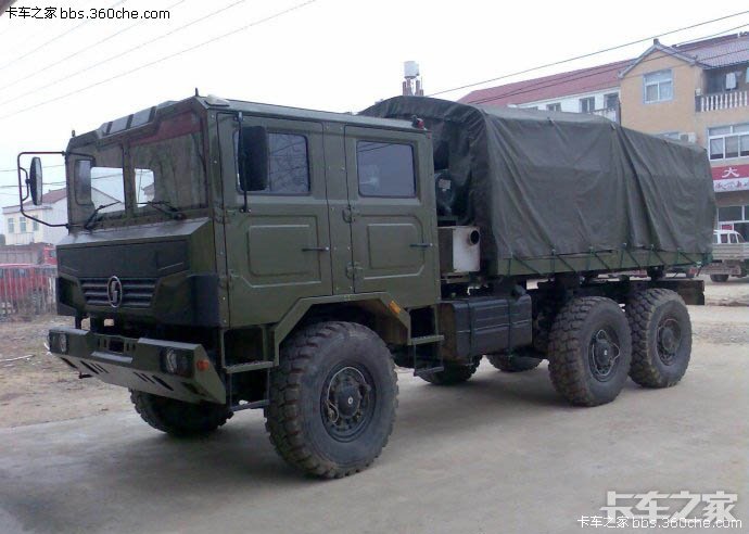 近日,在网上爆出一辆陕汽的新军用车图片,颠覆传统军车,照片只有艺排