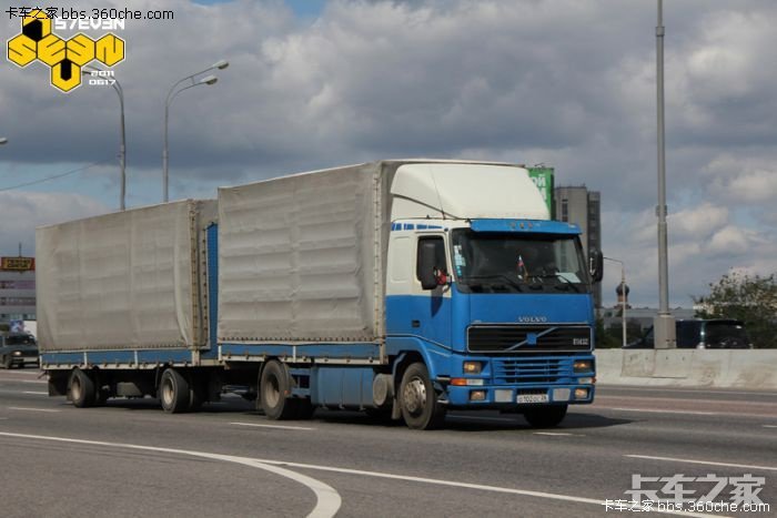 在莫斯科街拍重卡:铰接列车