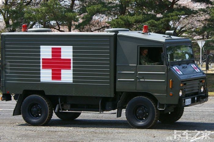 日本自卫队卡车图片