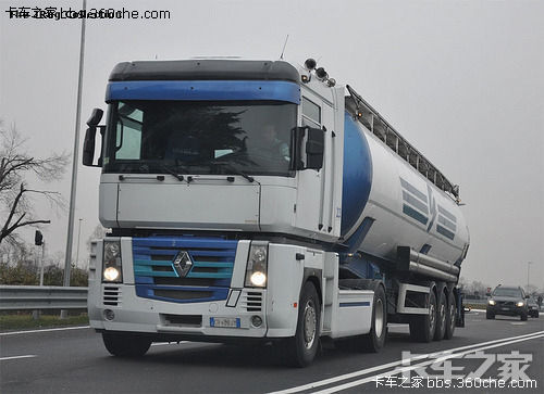 雷诺magnum 欧洲拍拍图 大方头 这样的驾驶室怎么国内就没有呢