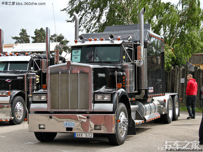 美式长头卡车代表作肯沃斯w900