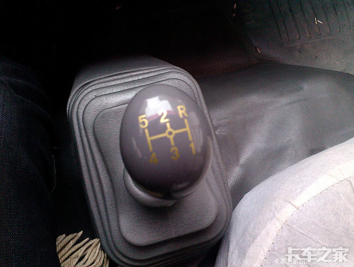 奥铃捷运490提车挂牌作业