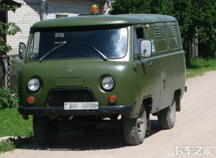 uaz-452-01.jpg