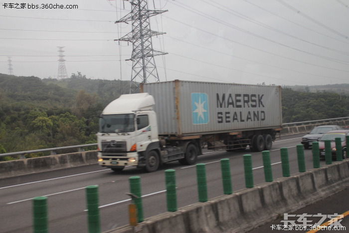 装斯文之----行走台湾拍卡车!
