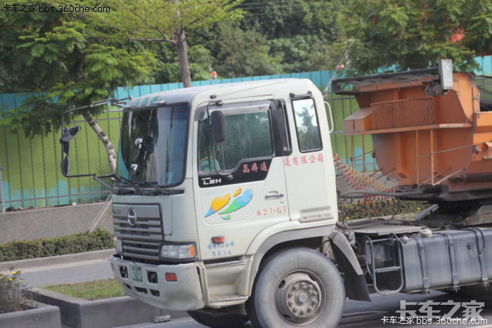 装斯文之----行走台湾拍卡车!