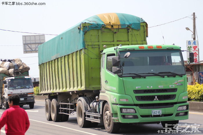 装斯文之----行走台湾拍卡车!