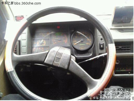 两叉赛车方向盘