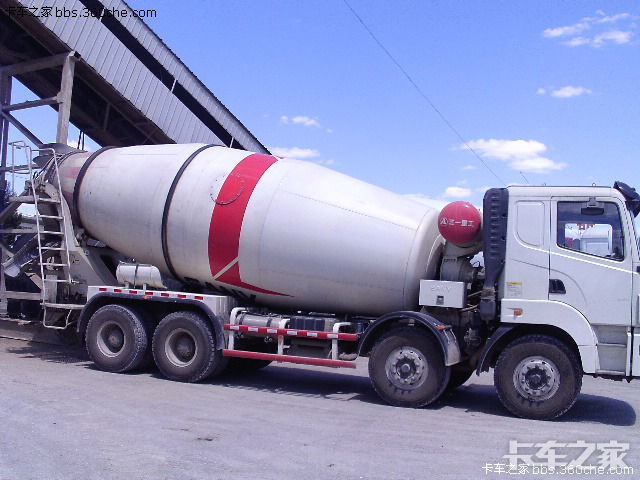 北奔v384搅拌车强势来袭