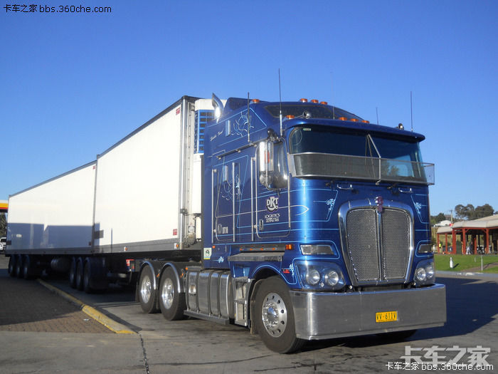 看惯了千篇一律的欧式重卡来欣赏欣赏霸气十足的美式平头重卡吧