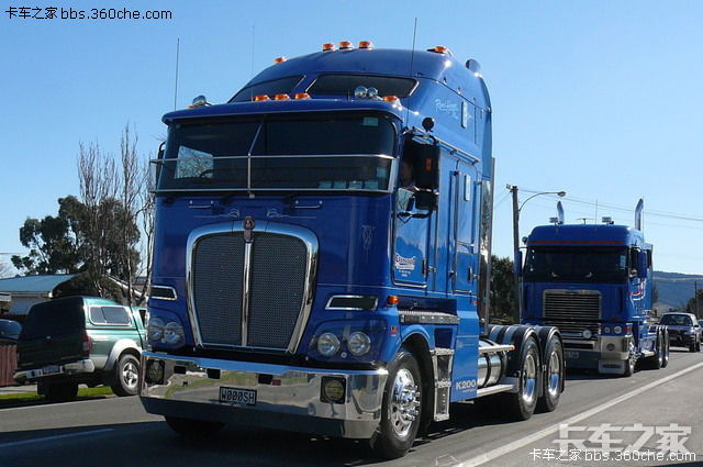 看惯了千篇一律的欧式重卡来欣赏欣赏霸气十足的美式平头重卡吧