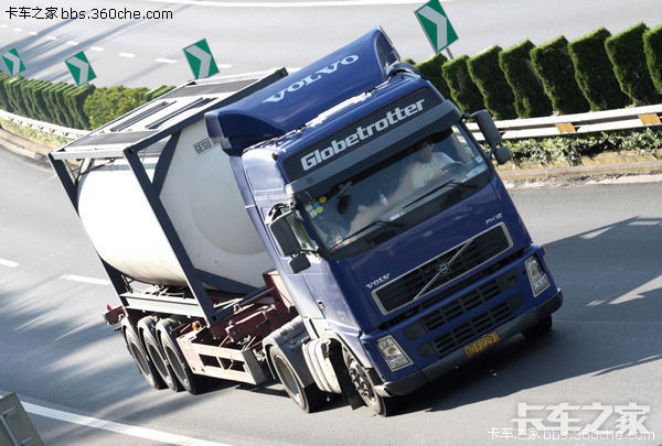 沃尔沃 fh12 蓝色的