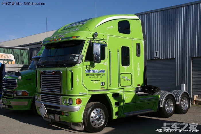 看惯了千篇一律的欧式重卡,来欣赏欣赏霸气十足的美式平头重卡吧!