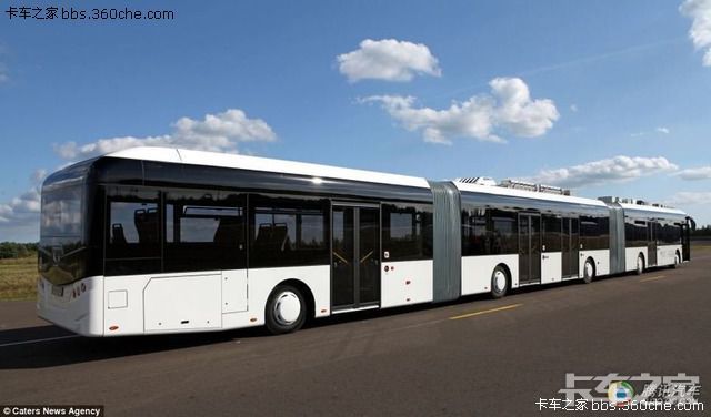 四轴双铰接巴士