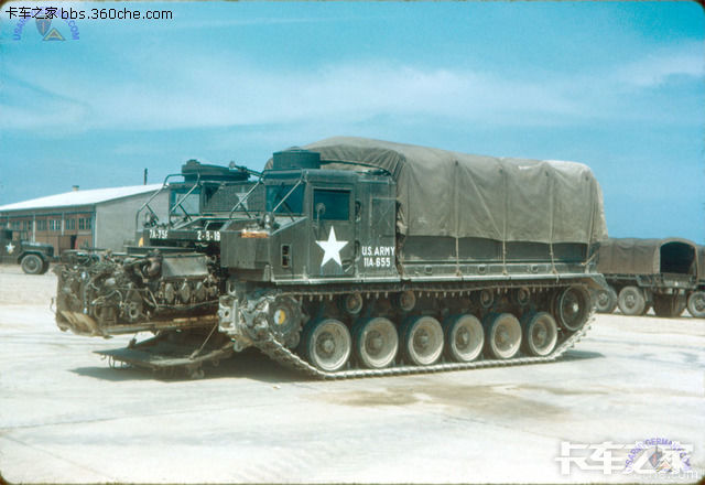 小汤山淘宝记里的履带式牵引车