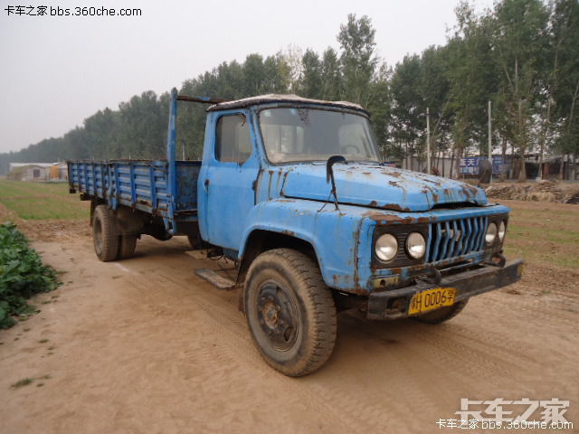 随手拍老车之健在的加长老东风eq140