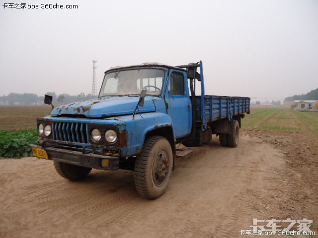 随手拍老车之健在的加长老东风eq140