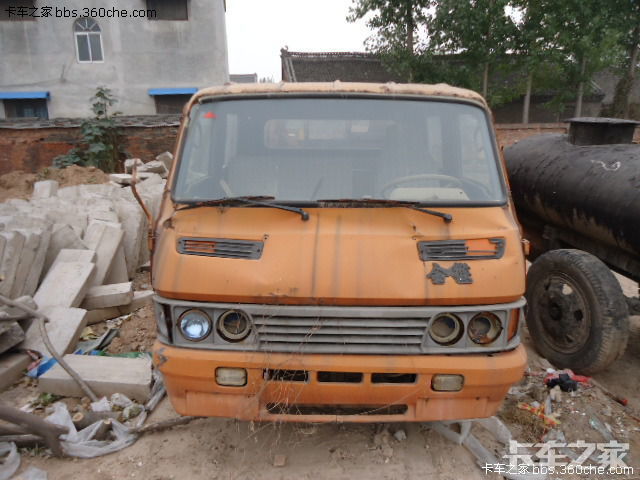 随手拍老车之跃进汽车集团江苏金猴农用车有限公司金猴牌双排座131