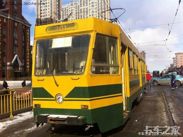 大连电车工厂1982年款dl7000有轨电车