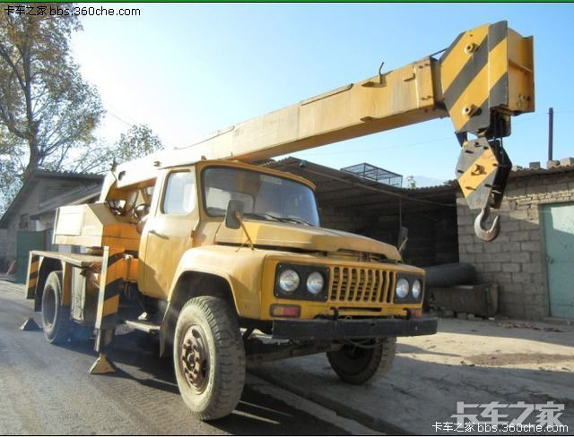 东风eq 140 老吊车 细节大图