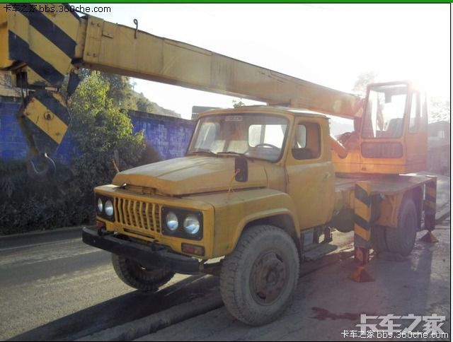 东风eq 140 老吊车 细节大图
