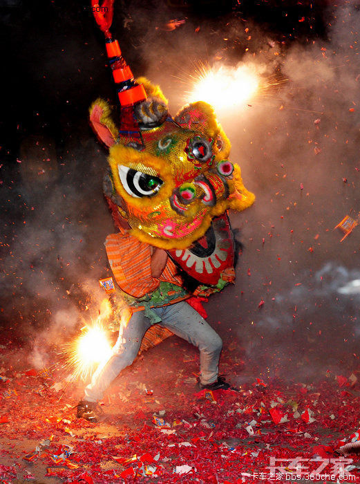 元宵炸火狮