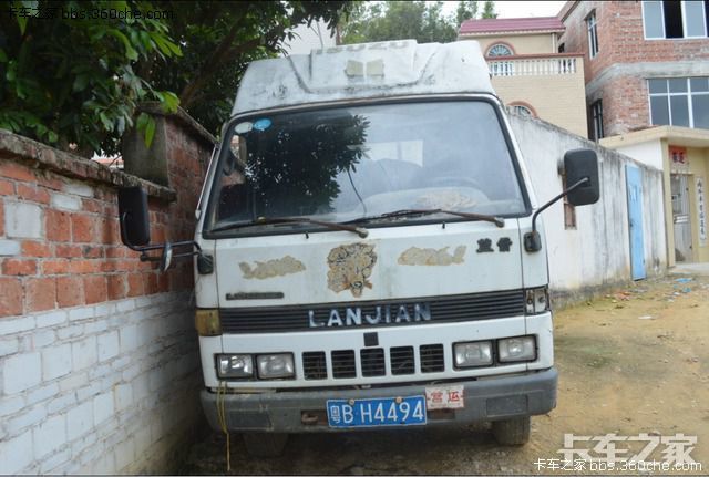 闲拍老骥伏枥的一汽红塔蓝箭