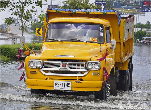 五十铃6吨长头中型卡车