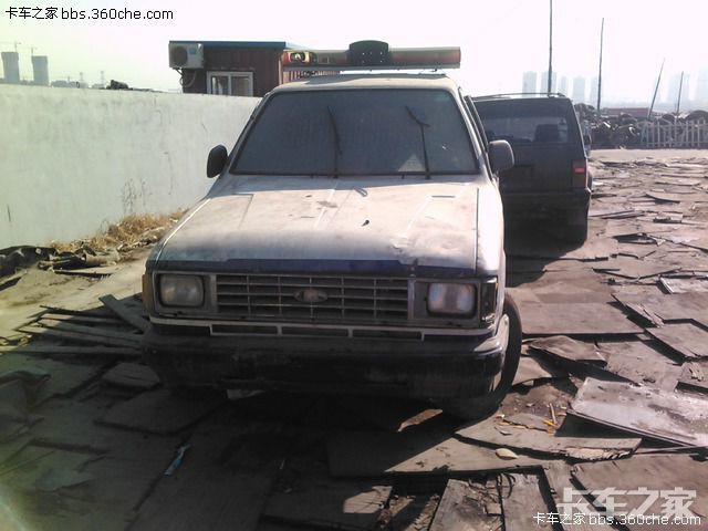 实拍老车之江苏仪征汽车制造厂仪征牌轻型越野旅行车