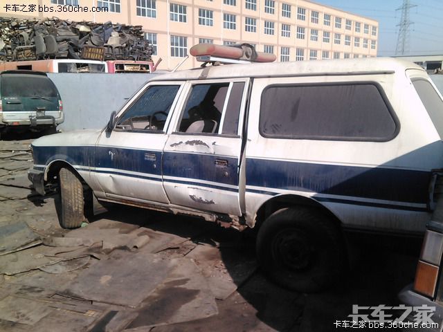 实拍老车之江苏仪征汽车制造厂仪征牌轻型越野旅行车