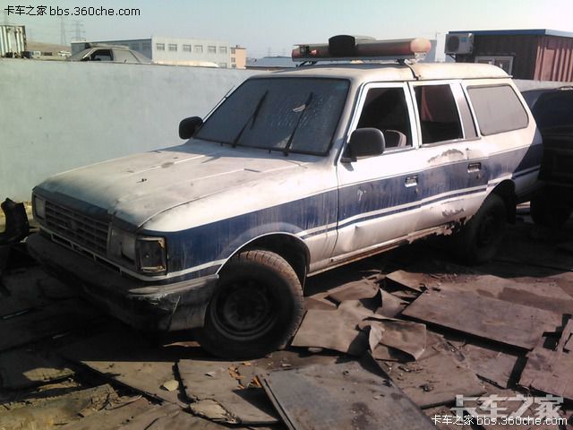 实拍老车之江苏仪征汽车制造厂仪征牌轻型越野旅行车