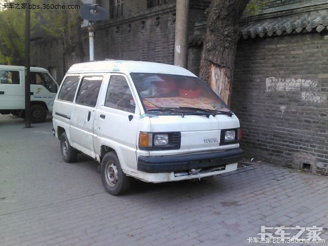 实拍老车之老丰田小霸王面包车