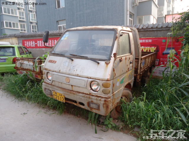 随手拍老车之--巨力牌低速载货汽车