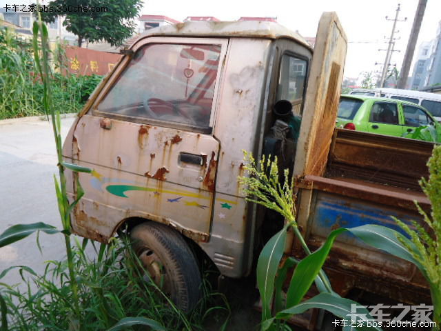 随手拍老车之巨力牌低速载货汽车
