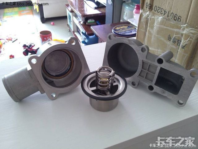 如果水箱没问题的话就是节温器故障,我的也高温,换这个解决!